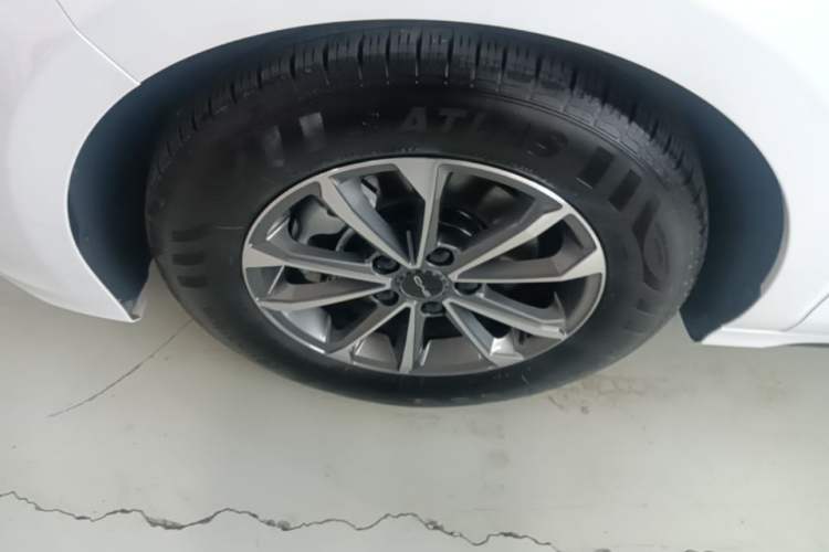 Used BYD Destroyer 05 2023 Champion Edition DM-i 55KM Luxury Model Left Front Wheel Hub