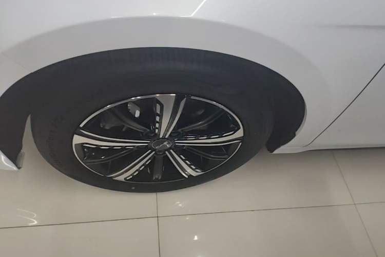 Used BYD Destroyer 05 2023 Champion Edition DM-i 120KM Luxury Model Left Front Wheel Hub