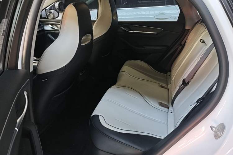 Used BYD Destroyer 05 2023 Champion Edition DM-i 120KM Prestige Model Left Rear Seat