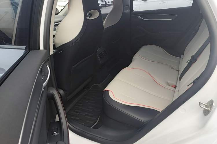 Used BYD Destroyer 05 2023 Champion Edition DM-i 55KM Luxury Model Left Rear Seat