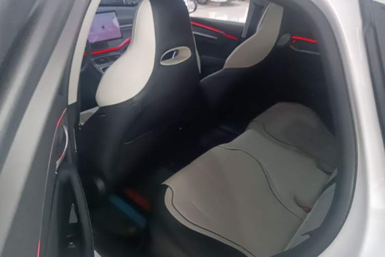 Used BYD Destroyer 05 2023 Champion Edition DM-i 120KM Prestige Model Left Rear Seat