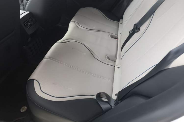 Used BYD Destroyer 05 2023 Champion Edition DM-i 120KM Luxury Model Left Rear Seat