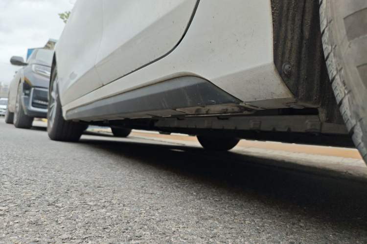 Used BYD Destroyer 05 2023 Champion Edition DM-i 55KM Luxury Model Left Side Sill
