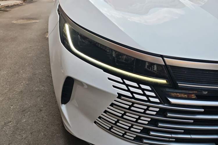 Used BYD Destroyer 05 2023 Champion Edition DM-i 120KM Prestige Model Right Front Headlight