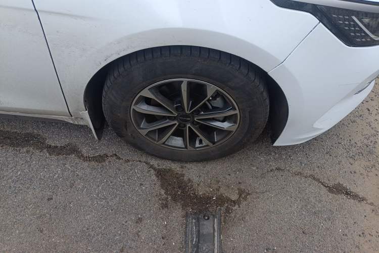 Used BYD Destroyer 05 2023 Champion Edition DM-i 55KM Prestige Model Right Front Wheel Hub