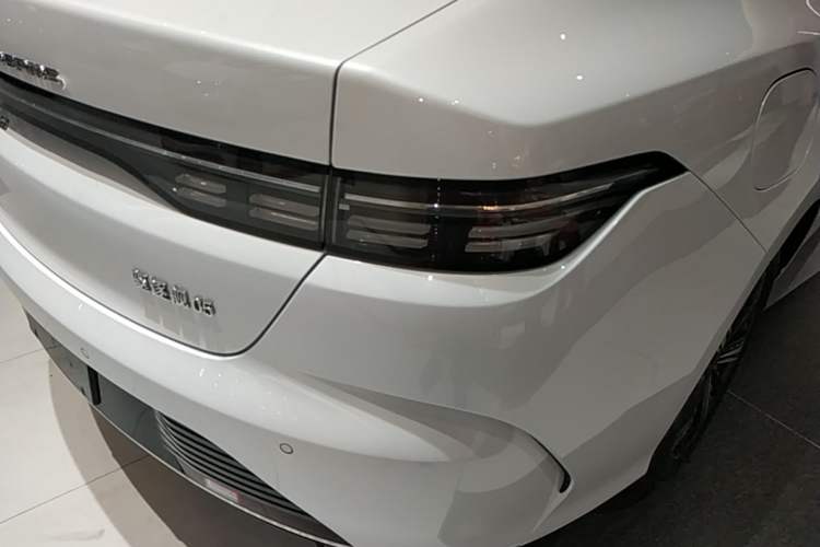 Used BYD Destroyer 05 2023 Champion Edition DM-i 120KM Prestige Model Right Rear Taillight