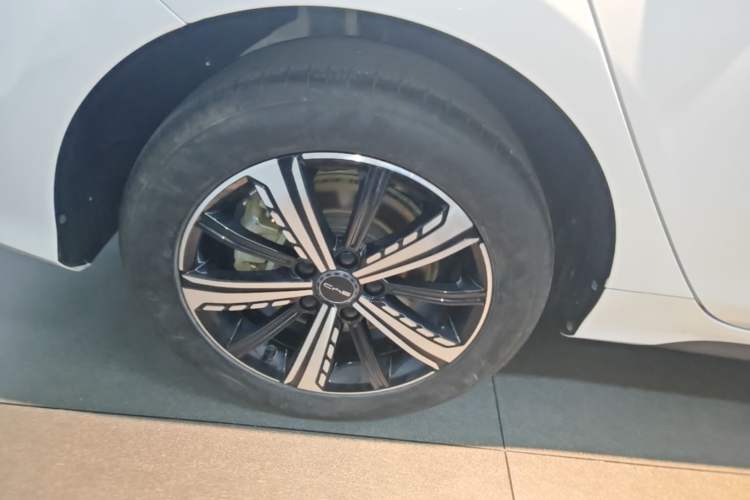 Used BYD Destroyer 05 2023 Champion Edition DM-i 120KM Prestige Model Right Rear Wheel Hub