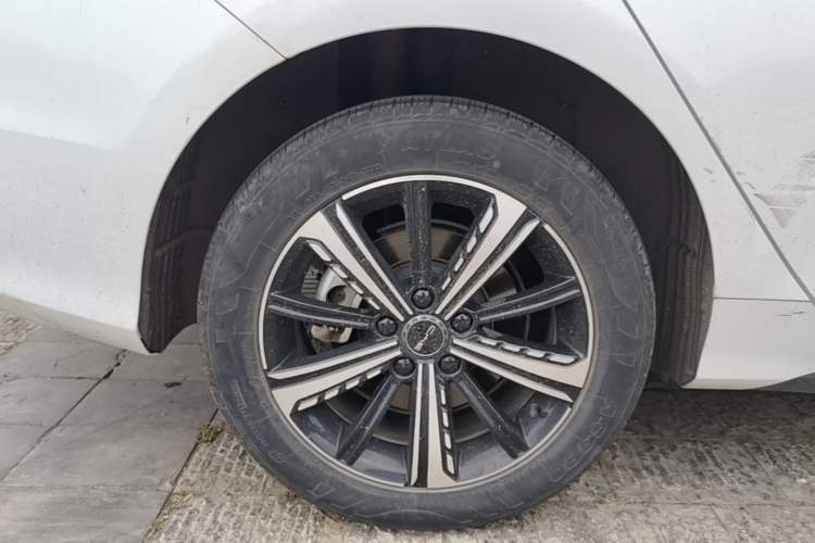 Used BYD Destroyer 05 2023 Champion Edition DM-i 120KM Prestige Model Right Rear Wheel Hub