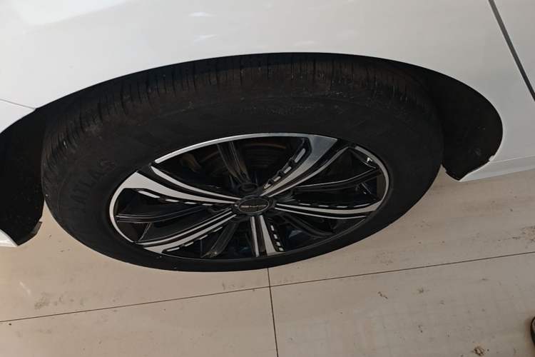 Used BYD Destroyer 05 2023 Champion Edition DM-i 120KM Prestige Model Right Rear Wheel Hub