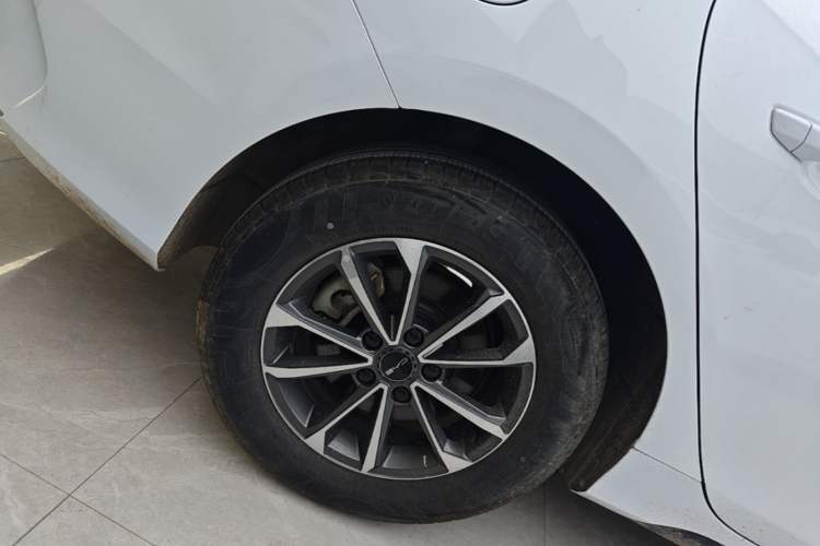 Used BYD Destroyer 05 2023 Champion Edition DM-i 55KM Luxury Model Right Rear Wheel Hub
