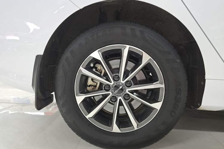 Used BYD Destroyer 05 2023 Champion Edition DM-i 55KM Luxury Model Right Rear Wheel Hub