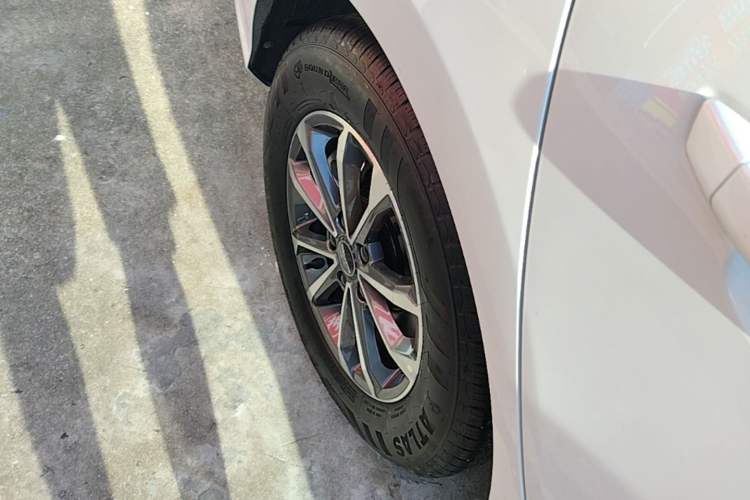 Used BYD Destroyer 05 2023 Champion Edition DM-i 55KM Luxury Model Right Rear Wheel Hub