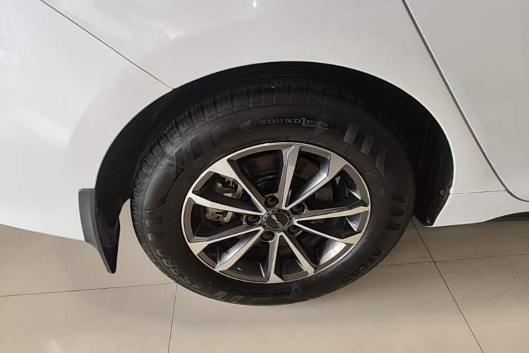 Used BYD Destroyer 05 2023 Champion Edition DM-i 55KM Luxury Model Right Rear Wheel Hub