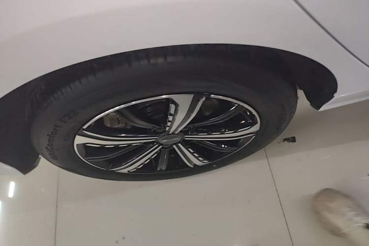 Used BYD Destroyer 05 2023 Champion Edition DM-i 120KM Luxury Model Right Rear Wheel Hub