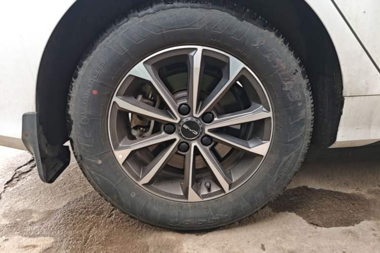 Used BYD Destroyer 05 2023 Champion Edition DM-i 55KM Luxury Model Right Rear Wheel Hub