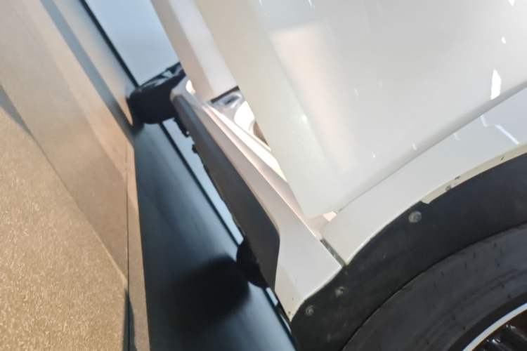 Used BYD Destroyer 05 2023 Champion Edition DM-i 120KM Prestige Model Right Side Sill