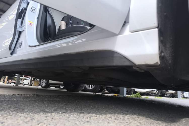 Used BYD Destroyer 05 2023 Champion Edition DM-i 120KM Luxury Model Right Side Sill