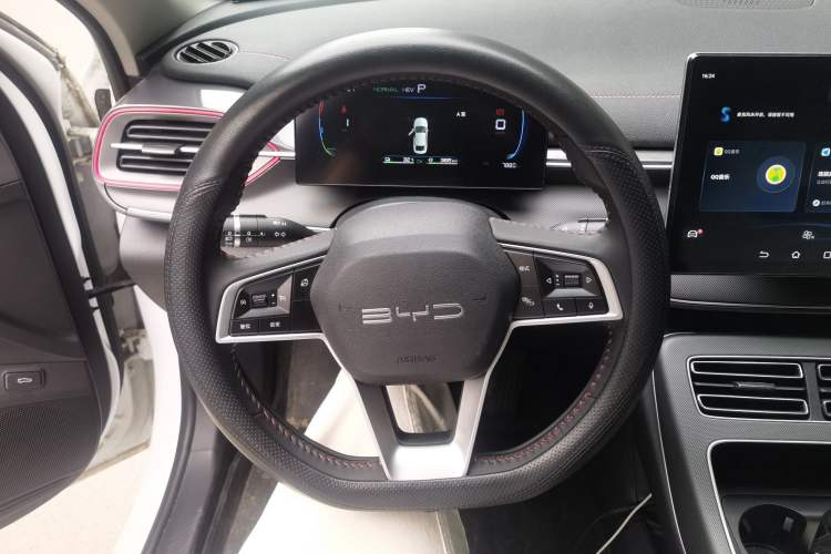 Used BYD Destroyer 05 2023 Champion Edition DM-i 55KM Luxury Model Steering Wheel