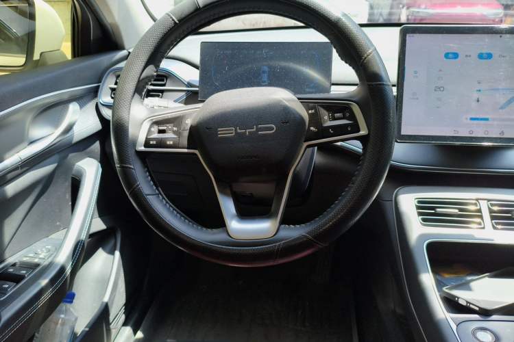 Used BYD Destroyer 05 2023 Champion Edition DM-i 120KM Prestige Model Steering Wheel