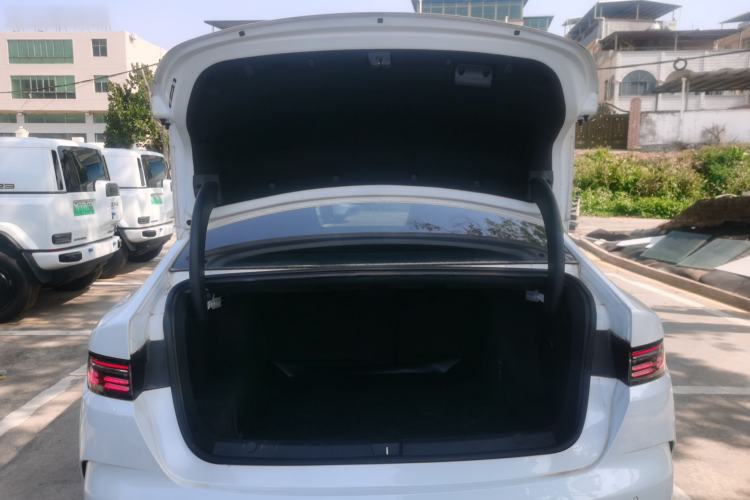 Used BYD Destroyer 05 2023 Champion Edition DM-i 120KM Prestige Model Trunk