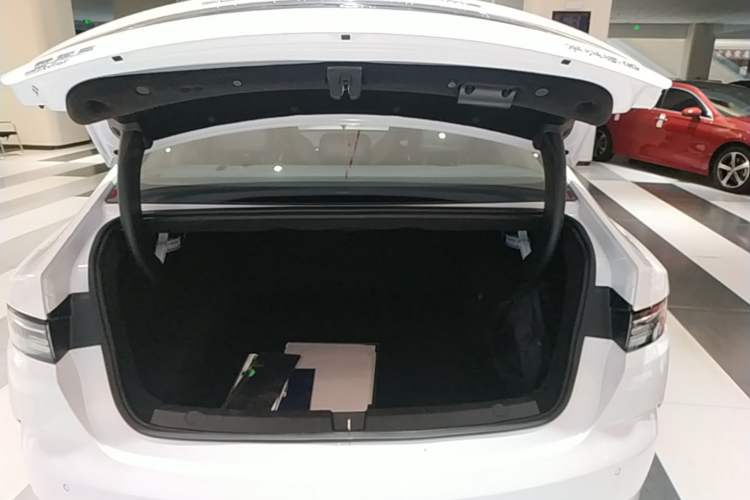 Used BYD Destroyer 05 2023 Champion Edition DM-i 120KM Prestige Model Trunk