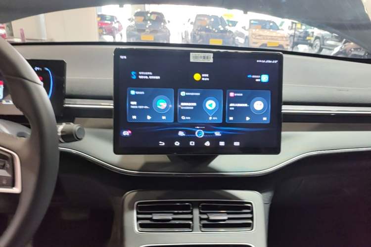 Used BYD Destroyer 05 2024 Honor Edition DM-i 120KM Luxury Model Audio And AC Panel