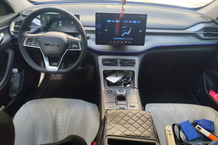 Used BYD Destroyer 05 2024 HONOR Edition DM-i 55KM Luxury Model Center Console