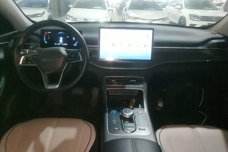 Used BYD Destroyer 05 2024 HONOR Edition DM-i 55KM Luxury Model Center Console