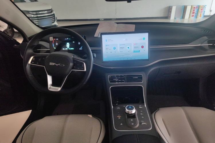 Used BYD Destroyer 05 2024 HONOR Edition DM-i 55KM Luxury Model Center Console