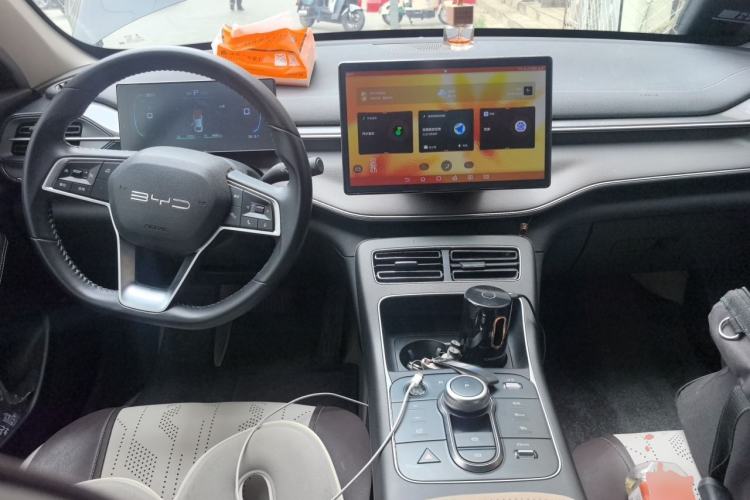 Used BYD Destroyer 05 2024 HONOR Edition DM-i 55KM Luxury Model Center Console