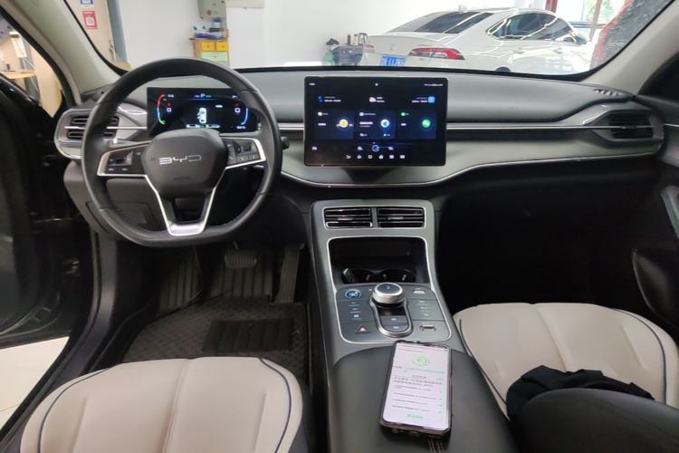 Used BYD Destroyer 05 2024 Honor Edition DM-i 120KM Luxury Model Center Console