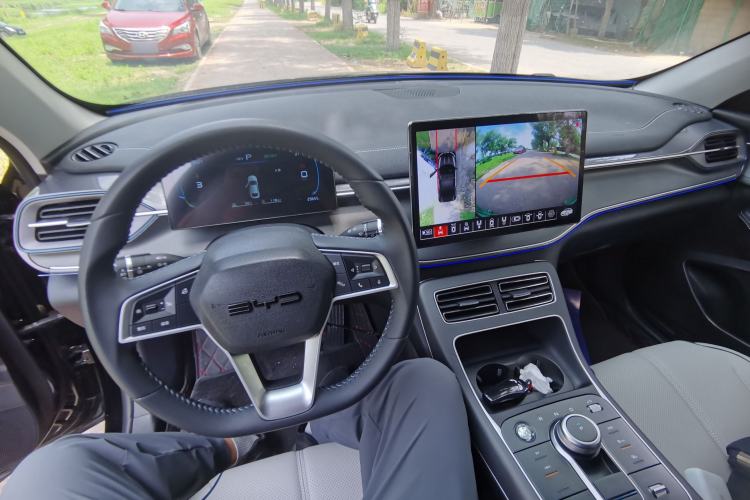 Used BYD Destroyer 05 2024 HONOR Edition DM-i 55KM Luxury Model Center Console