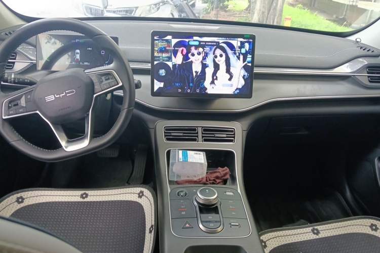 Used BYD Destroyer 05 2024 HONOR Edition DM-i 55KM Luxury Model Center Console