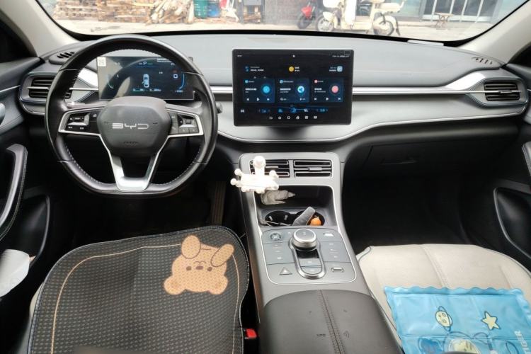 Used BYD Destroyer 05 2024 HONOR Edition DM-i 55KM Luxury Model Center Console