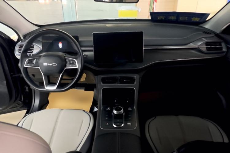 Used BYD Destroyer 05 2024 HONOR Edition DM-i 55KM Luxury Model Center Console