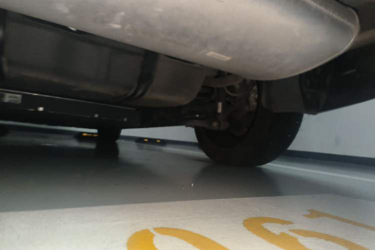 Used BYD Destroyer 05 2024 Honor Edition DM-i 120KM Luxury Model Chassis Rear