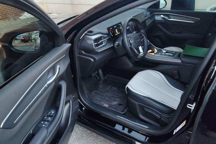 Used BYD Destroyer 05 2024 HONOR Edition DM-i 55KM Luxury Model Driver Seat