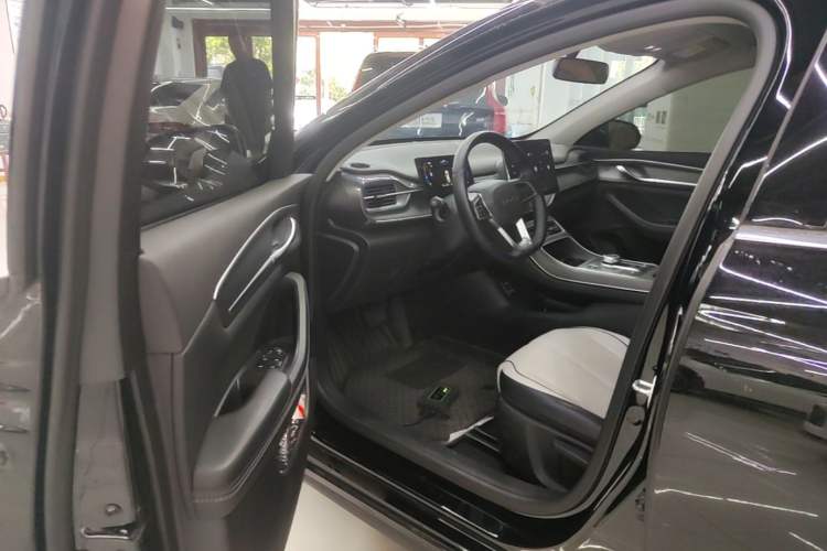 Used BYD Destroyer 05 2024 Honor Edition DM-i 120KM Luxury Model Driver Seat