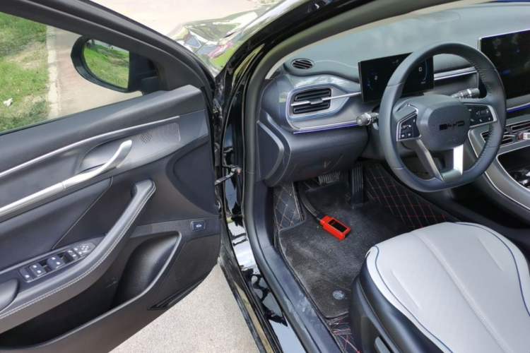 Used BYD Destroyer 05 2024 HONOR Edition DM-i 55KM Luxury Model Driver Seat