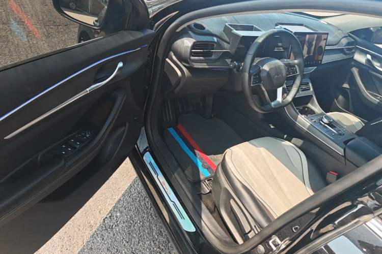Used BYD Destroyer 05 2024 Honor Edition DM-i 120KM Luxury Model Driver Seat
