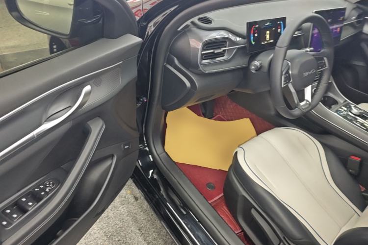 Used BYD Destroyer 05 2024 Honor Edition DM-i 120KM Luxury Model Driver Seat