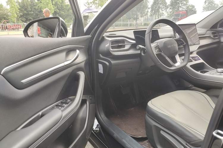 Used BYD Destroyer 05 2024 HONOR Edition DM-i 55KM Luxury Model Driver Seat