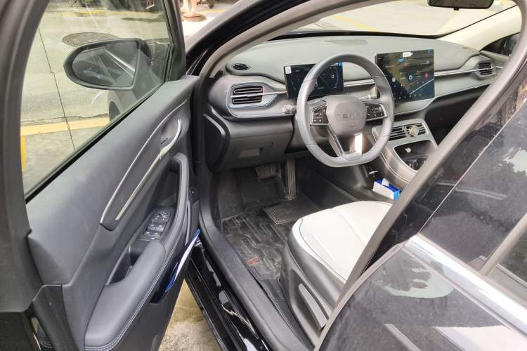 Used BYD Destroyer 05 2024 HONOR Edition DM-i 55KM Luxury Model Driver Seat