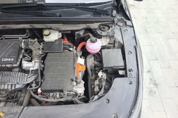 Used BYD Destroyer 05 2024 HONOR Edition DM-i 55KM Luxury Model Engine Bay Left