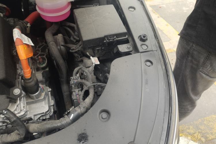 Used BYD Destroyer 05 2024 Honor Edition DM-i 120KM Luxury Model Engine Bay Left