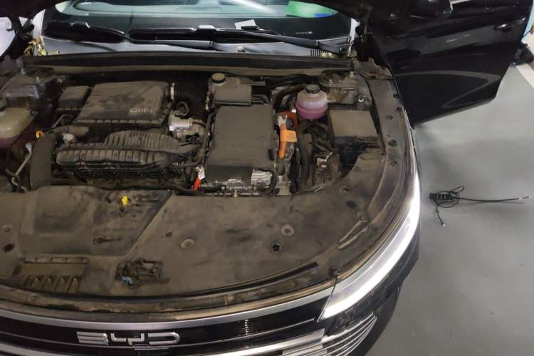 Used BYD Destroyer 05 2024 HONOR Edition DM-i 55KM Luxury Model Engine Bay Left
