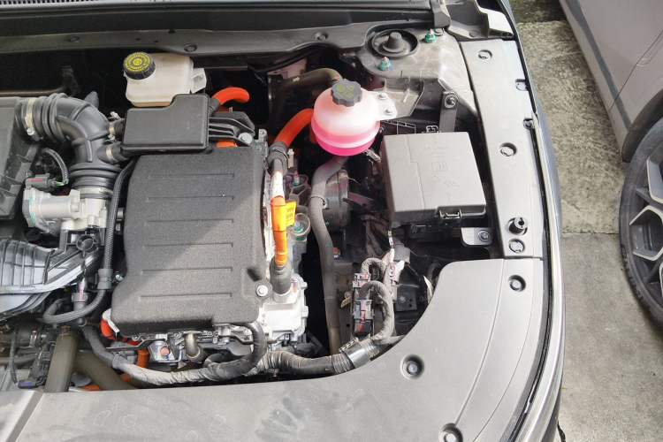 Used BYD Destroyer 05 2024 HONOR Edition DM-i 55KM Luxury Model Engine Bay Left