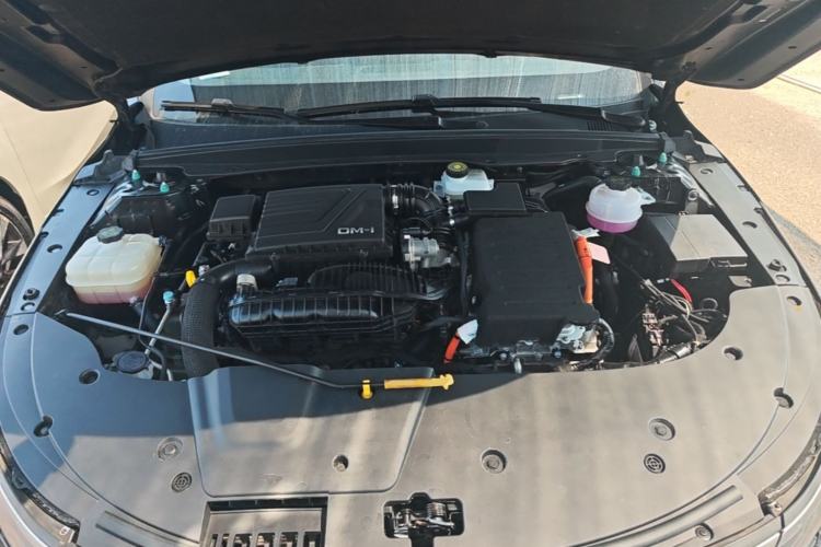 Used BYD Destroyer 05 2024 Honor Edition DM-i 120KM Luxury Model Engine Bay