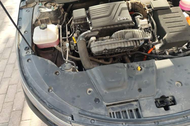 Used BYD Destroyer 05 2024 HONOR Edition DM-i 55KM Luxury Model Engine Bay Right
