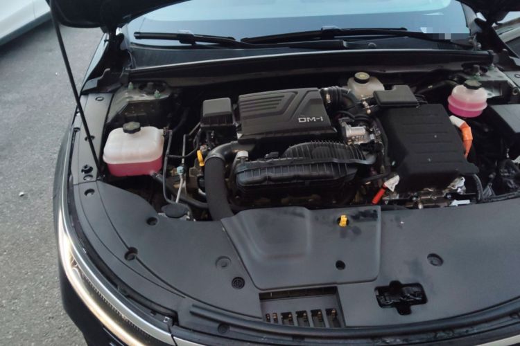 Used BYD Destroyer 05 2024 HONOR Edition DM-i 55KM Luxury Model Engine Bay Right